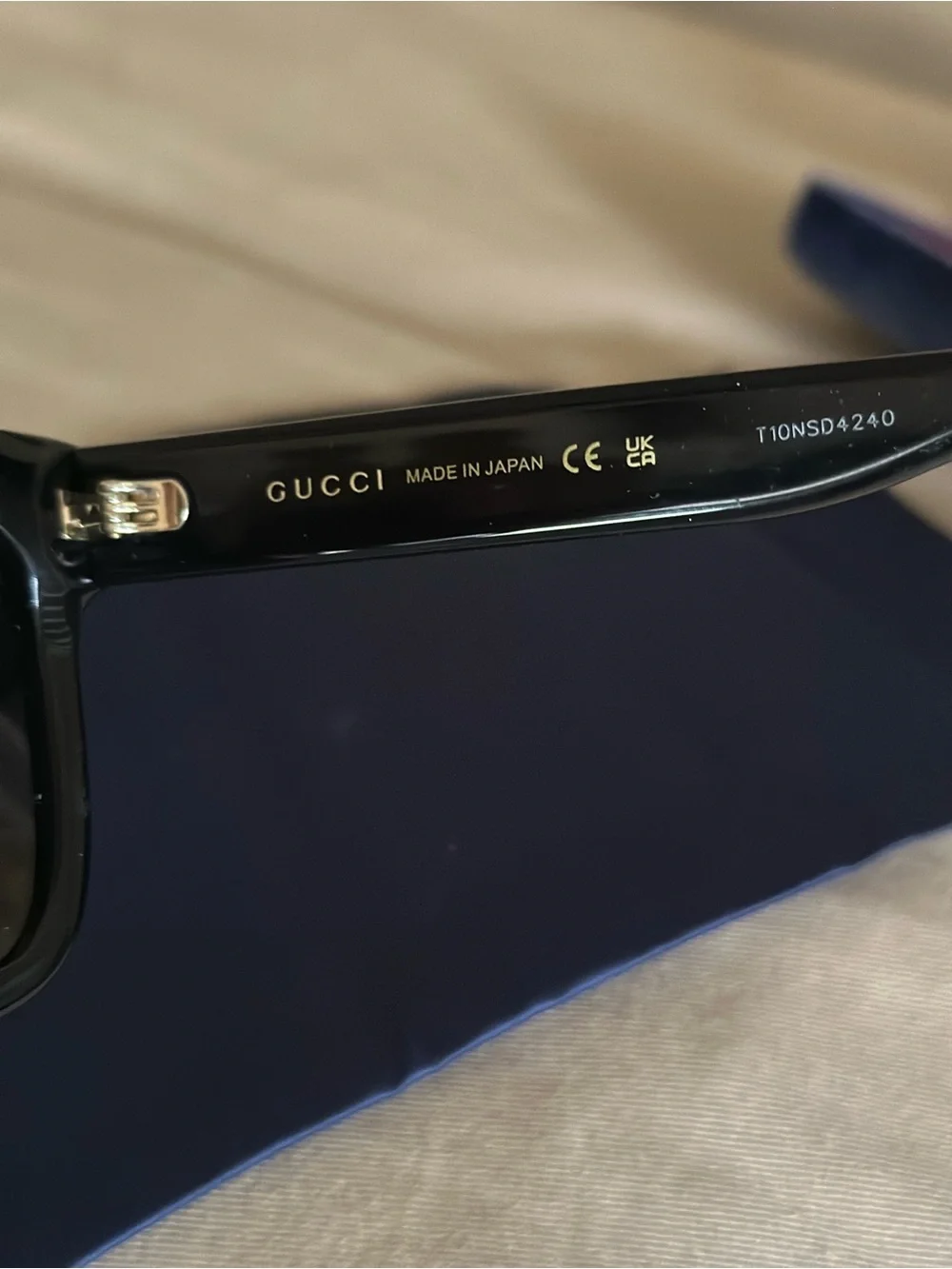 Gucci Sunglasses- Like New! - Picture 3 of 10
